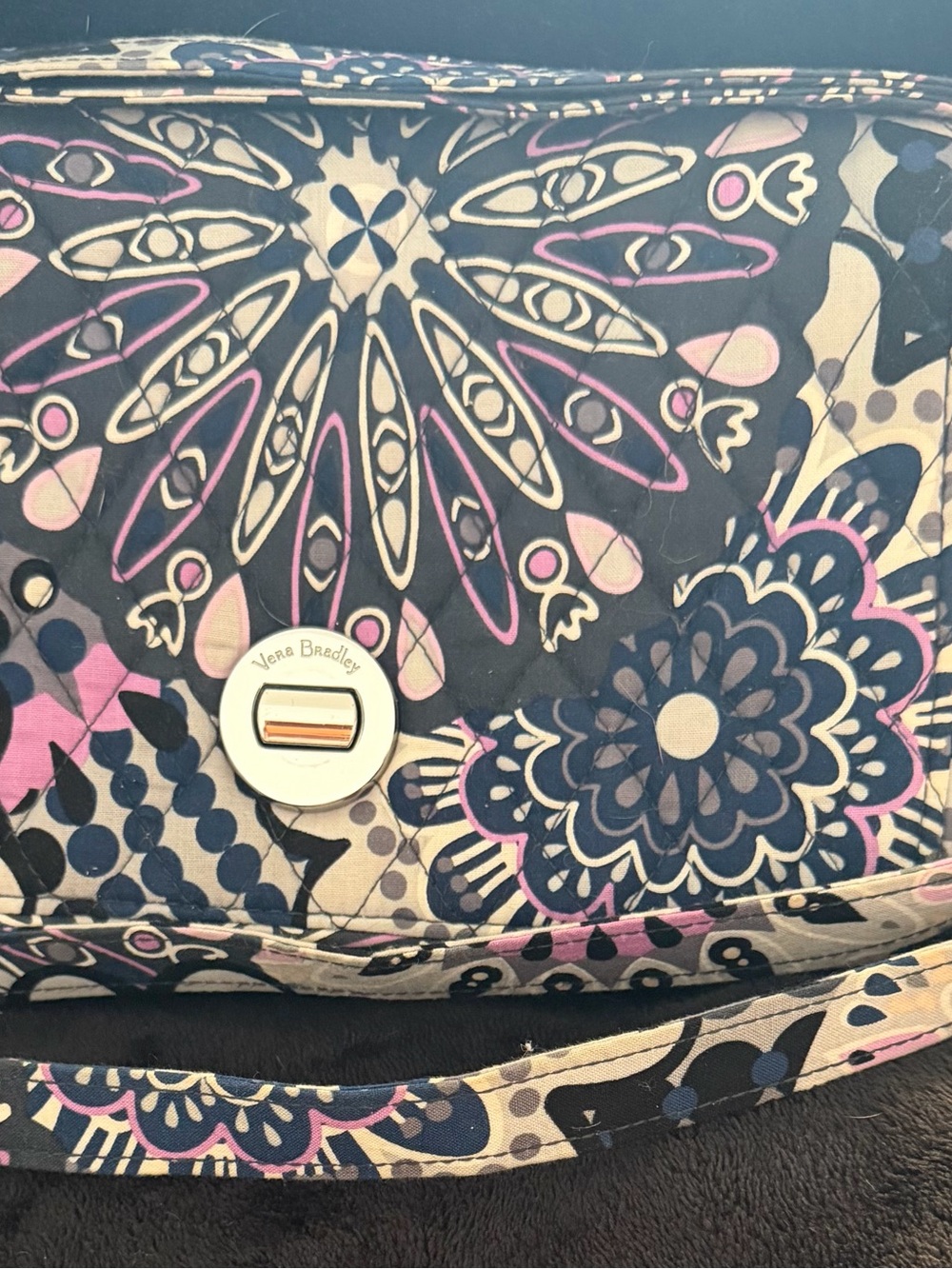 Vera Bradley Quilted Sm. Crossbody Turn Lock/Zip, Retired “Mimosa Medallion” EUC